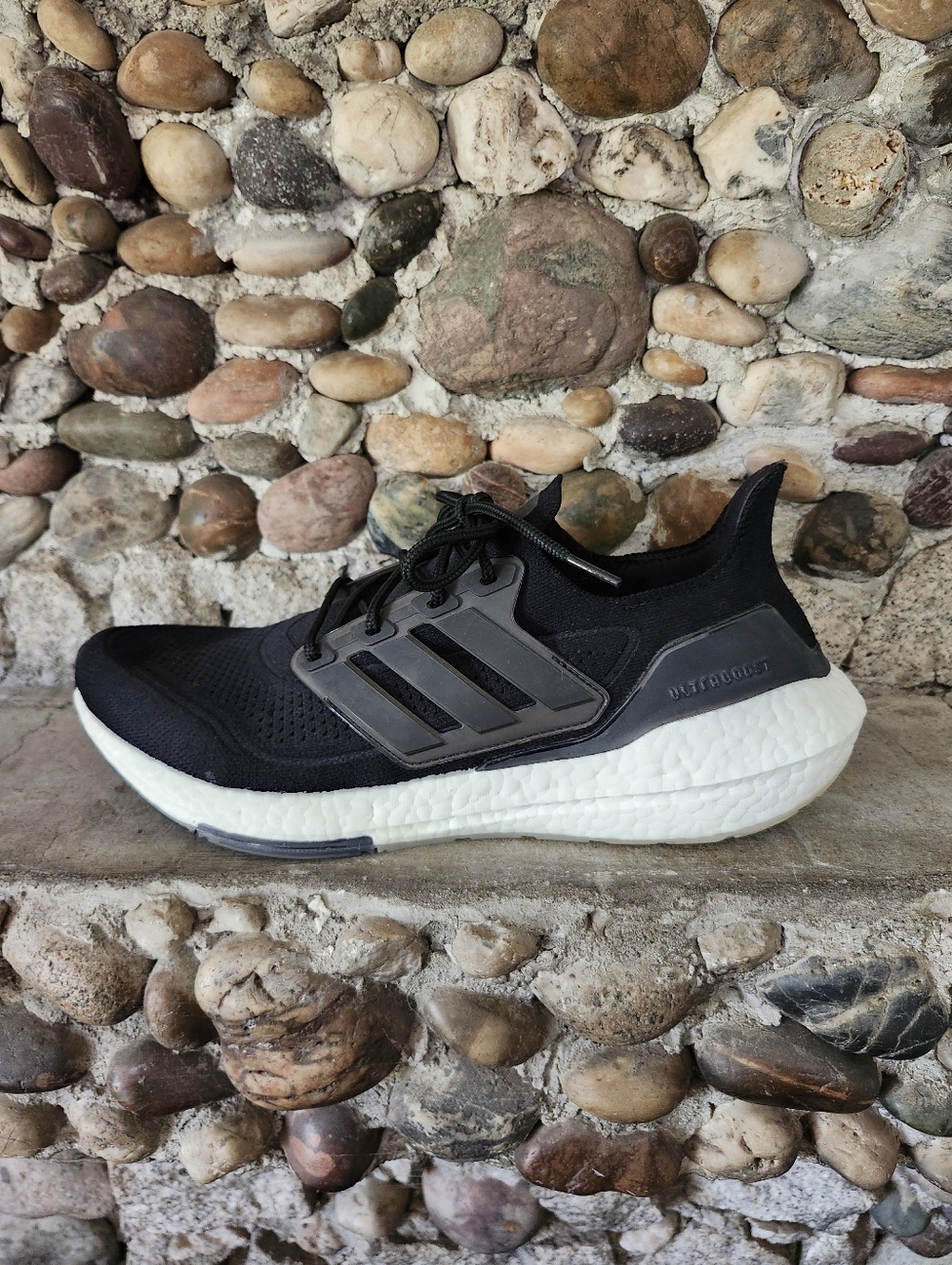 Adidas UltraBoost - Picture 2 of 7